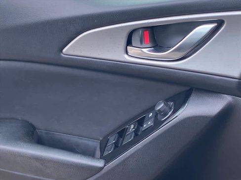 Used 2018 MAZDA MAZDA3 Sport image 15