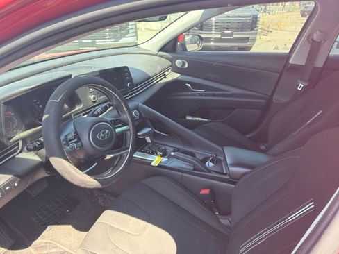 Used 2021 Hyundai Elantra SEL FWD image 9