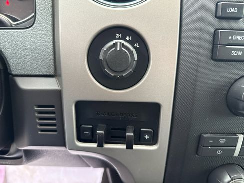 Used 2011 Ford F150 XLT w/ XLT Chrome Pkg image 19