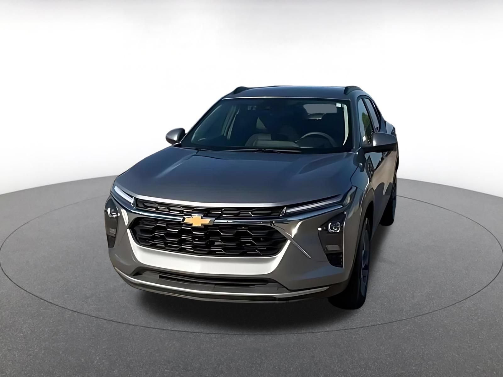 Used 2025 Chevrolet Trax LT FWD image 4