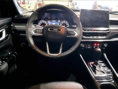 Used 2024 Jeep Compass Latitude w/ Altitude Special Edition image 5