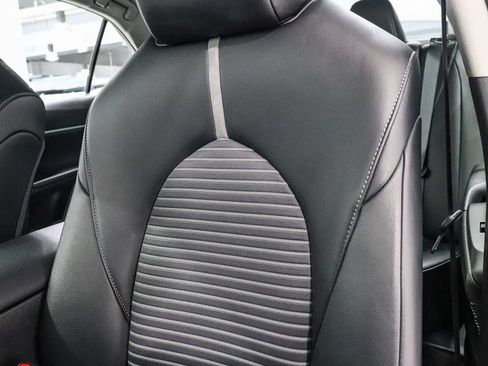 Used 2022 Toyota Camry SE w/ Carpet Mat Package (TMS) FWD image 27