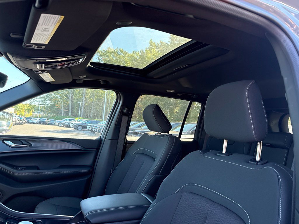 New 2027 Jeep Grand Cherokee Laredo X AWD/4WD image 16