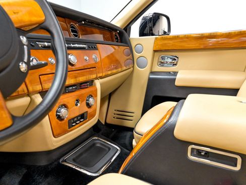 Used 2013 Rolls-Royce Phantom Sedan RWD image 14