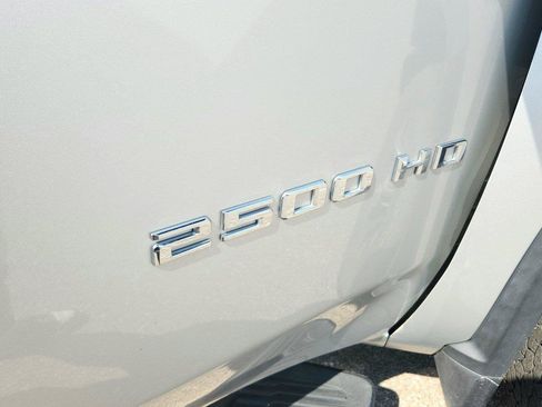 Used 2021 Chevrolet Silverado 2500 Custom w/ Custom Value Package AWD/4WD image 17