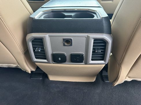 Used 2021 Ford F250 Lariat w/ Lariat Value Package AWD/4WD image 35