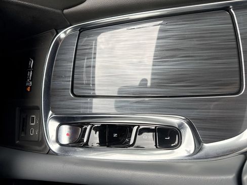 Used 2024 Buick Enclave Essence w/ Experience Buick Package FWD image 22