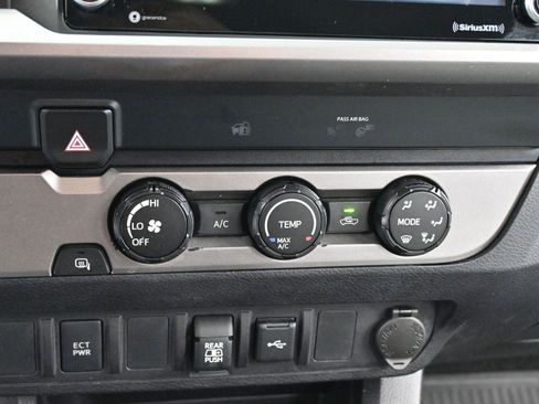 Used 2020 Toyota Tacoma SR5 image 22