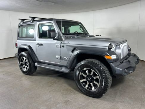 Used 2019 Jeep Wrangler Sport AWD/4WD image 9