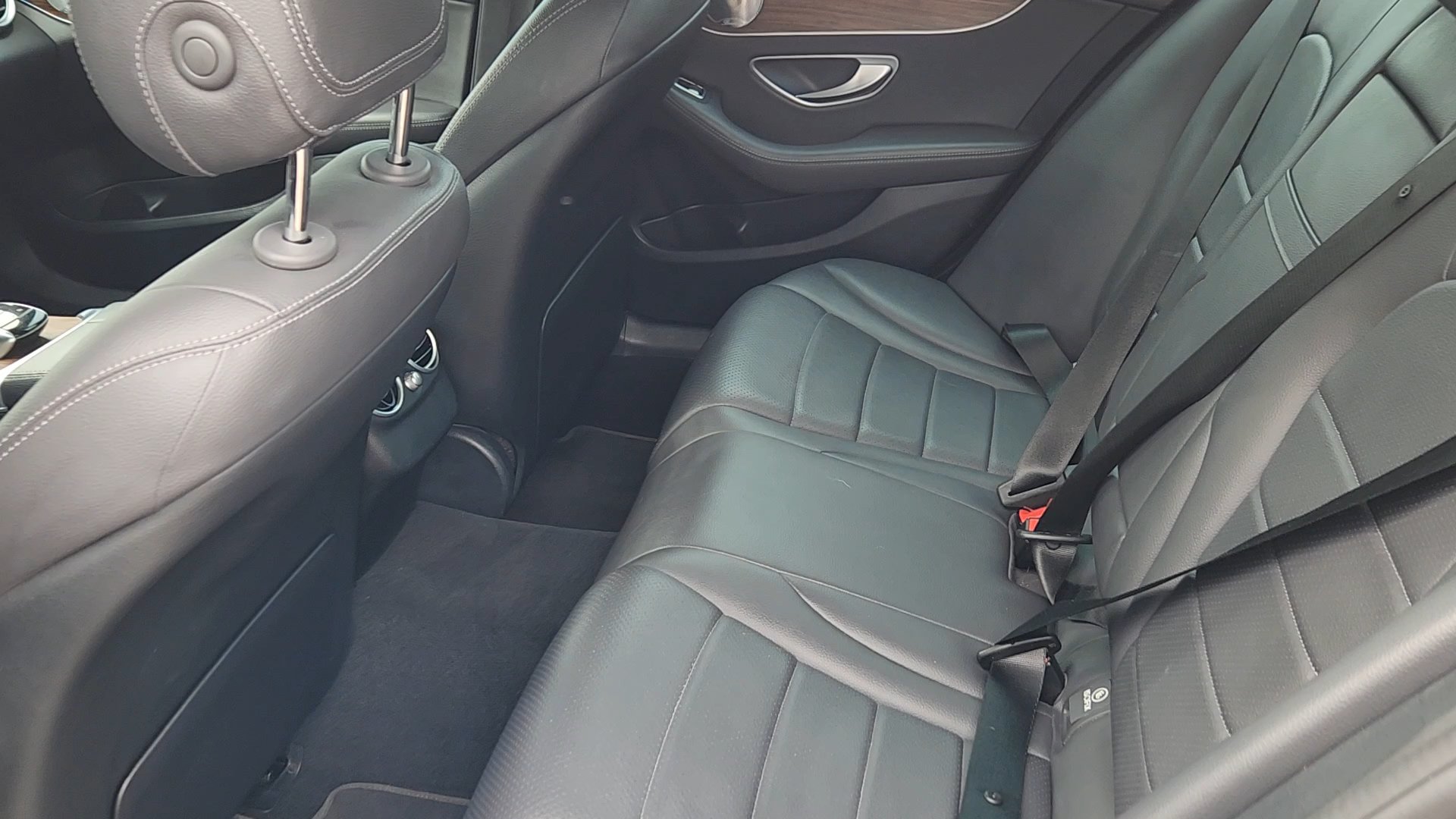 Used 2021 Mercedes-Benz C 300 4MATIC Sedan image 32