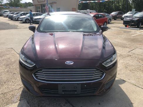 Used 2013 Ford Fusion SE FWD image 2