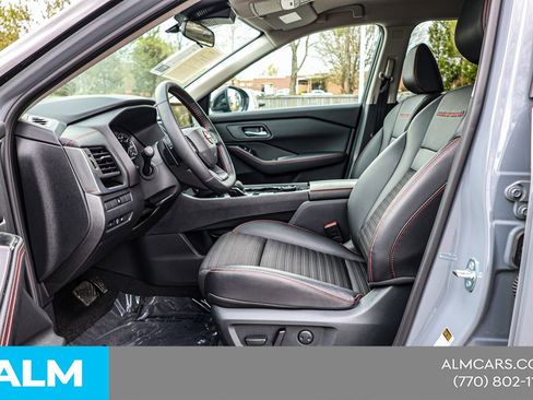 Used 2025 Nissan Rogue SV image 18