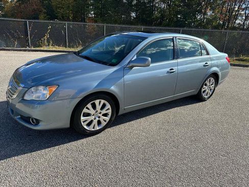 Used 2010 Toyota Avalon XLS image 10