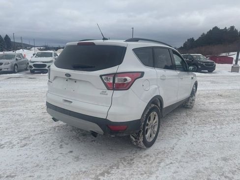 Used 2018 Ford Escape SE image 16