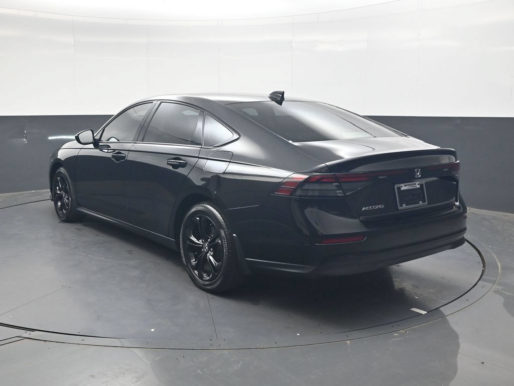 Used 2025 Honda Accord SE image 6