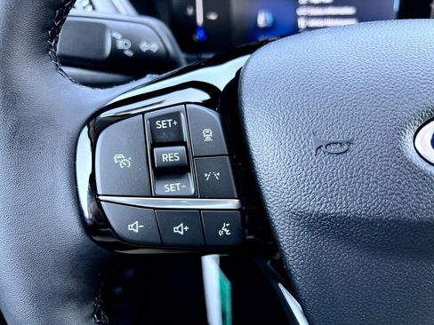 New 2025 Ford Escape SE image 21