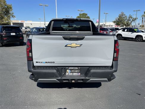 Used 2026 Chevrolet Silverado EV LT image 27