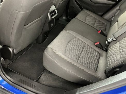 Used 2019 Chevrolet Equinox LT w/ Sun & Navigation Package image 10