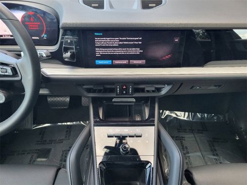 Used 2025 Porsche Cayenne image 15