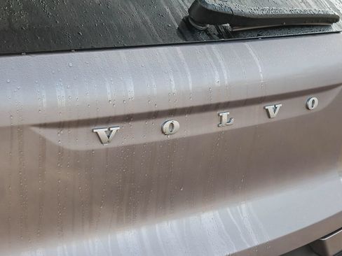 New 2026 Volvo XC40 B4 Plus w/ Climate Package FWD image 11