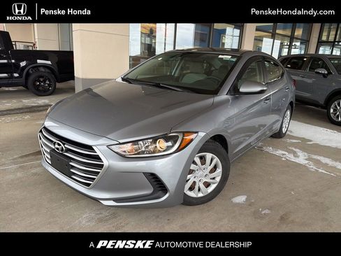 Used 2017 Hyundai Elantra SE image 1