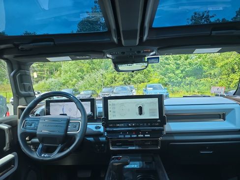 Used 2024 GMC Hummer EV 3X AWD/4WD image 12