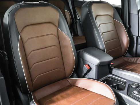 Used 2023 Volkswagen Tiguan SEL R-Line image 48