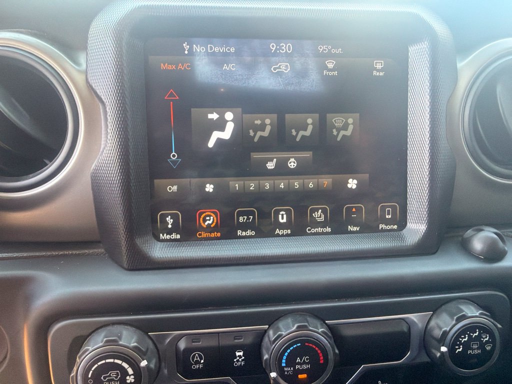 Used 2018 Jeep Wrangler Unlimited Sport S AWD/4WD image 9