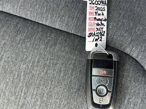 Certified 2025 Ford Maverick XLT w/ XLT Luxury Package image 32