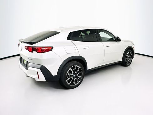 Used 2025 BMW X2 xDrive28i image 9