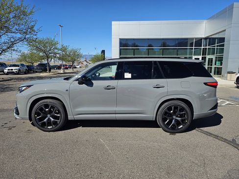 New 2026 Lexus TX 500h AWD image 9