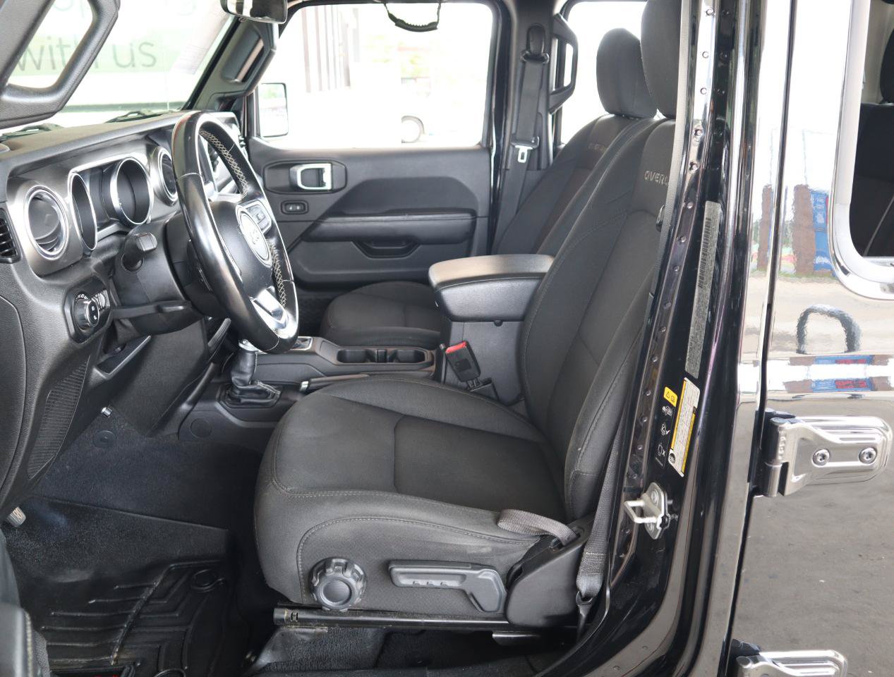 Used 2020 Jeep Gladiator Overland w/ Trailer Tow Package AWD/4WD image 13