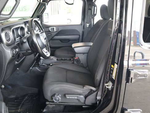 Used 2020 Jeep Gladiator Overland w/ Trailer Tow Package AWD/4WD image 13