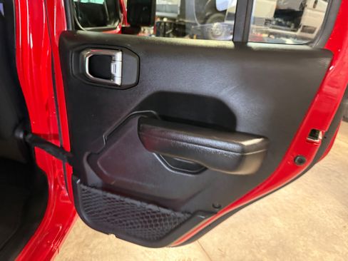 Used 2021 Jeep Wrangler Unlimited Sport AWD/4WD image 17