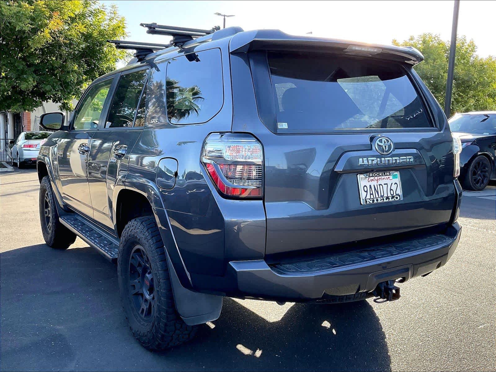 Used 2022 Toyota 4Runner SR5 AWD/4WD image 3