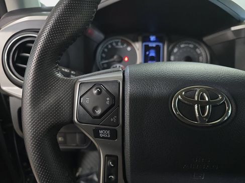 Used 2020 Toyota Tacoma SR5 RWD image 20