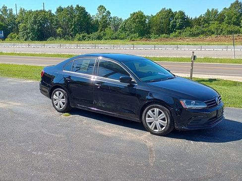 Used 2017 Volkswagen Jetta S w/ Jetta S Cold Weather Package FWD image 7