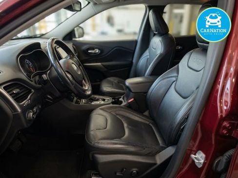 Used 2019 Jeep Cherokee Limited AWD/4WD image 6