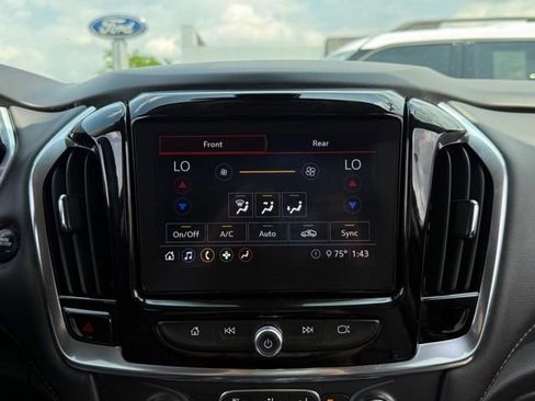 Used 2021 Chevrolet Traverse LT AWD/4WD image 27