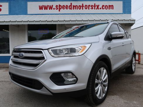 Used 2018 Ford Escape Titanium AWD/4WD image 5