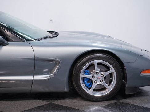 Used 2004 Chevrolet Corvette Convertible w/ Preferred Equipment Group RWD image 25