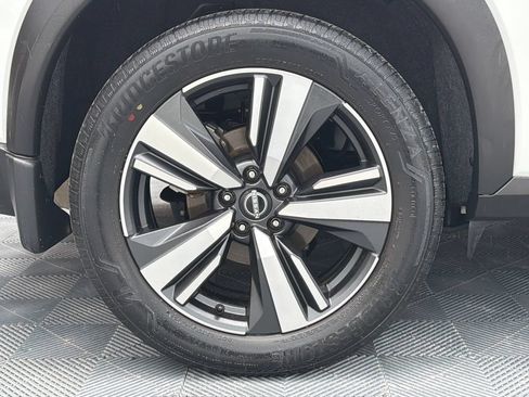 Used 2024 Nissan Rogue SL FWD image 20