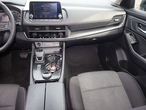 Certified 2025 Nissan Rogue SV AWD/4WD image 16