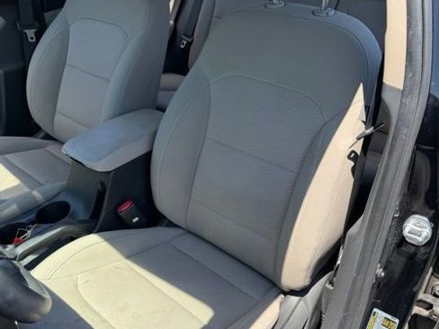Used 2020 Hyundai Elantra SE FWD image 6