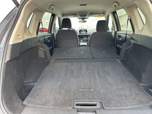 Used 2024 Nissan Rogue SV image 42