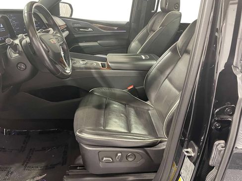 Used 2023 Cadillac Escalade Premium Luxury AWD/4WD image 17