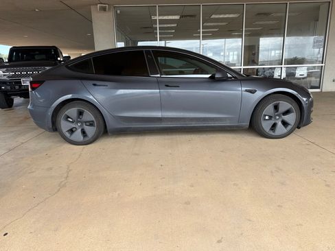 Used 2022 Tesla Model 3 Long Range AWD/4WD image 8