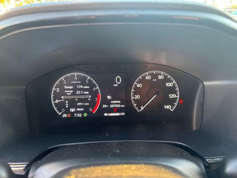 Used 2025 Honda CR-V LX image 16