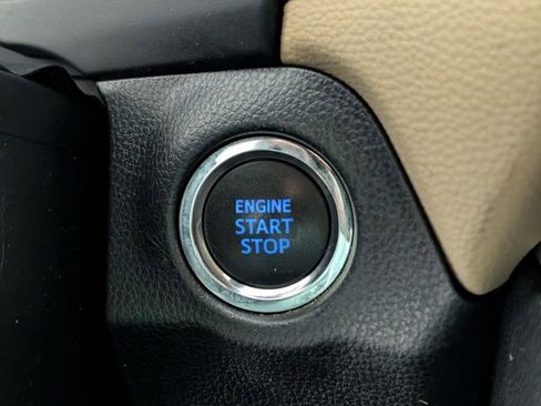 Used 2021 Toyota RAV4 XLE FWD image 22