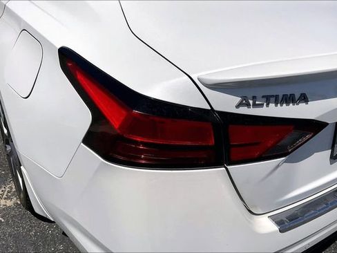 Certified 2023 Nissan Altima 2.0 SR FWD image 28